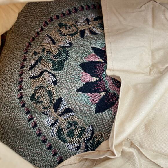 NWOT Vintage tapestry floral bed cover and 2 pillow cases set - Picture 13 of 13